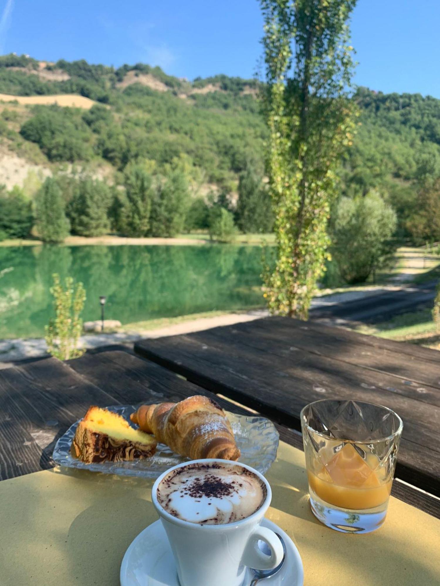L'Anfora Country Club Bed and Breakfast Basciano Exteriör bild